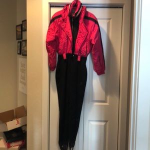 Women’s size 8 Roffe skiwear